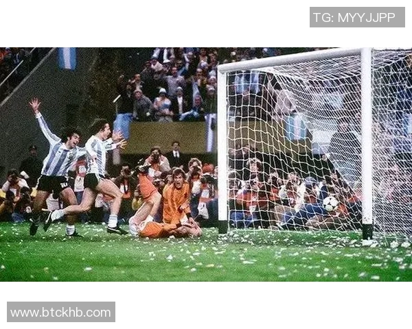 90年代南美洲足球巨星风云人物解析与影响力回顾 90年代南美洲足球巨星风云人物解析与影响力回顾