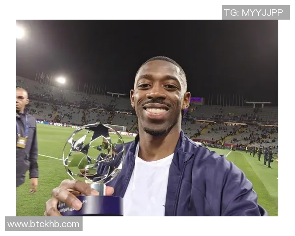 《天才球星逆袭之路从草根崛起到世界之巅的足球传奇》