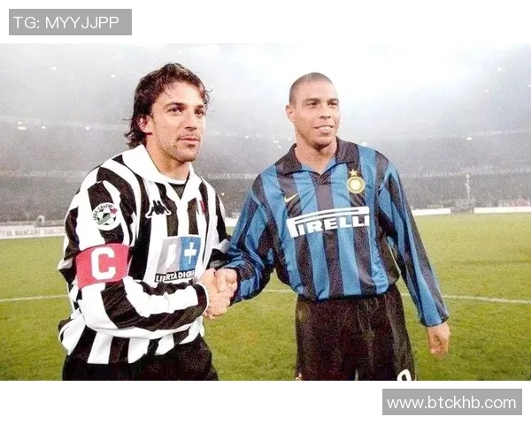 世界顶级足球球星介绍与成就盘点，解密绿茵场上的传奇与辉煌