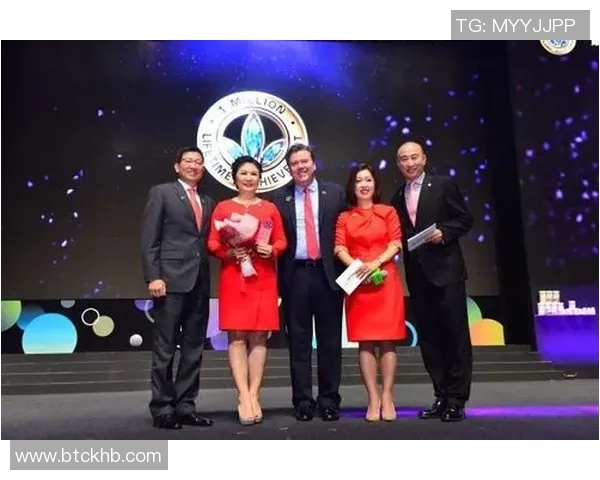 全球聚焦足球年度球星荣耀时刻见证绿茵传奇再度闪耀舞台