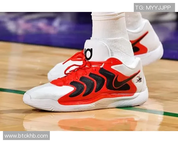 球星们常穿的顶级足球鞋款揭秘 让你了解他们的选择与偏好