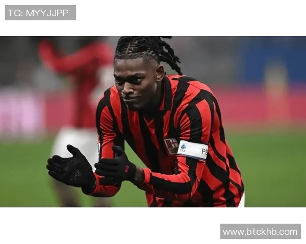 米兰传奇六大球星强阵重现巅峰辉煌展现霸气风采 米兰传奇六大球星强阵重现巅峰辉煌展现霸气风采