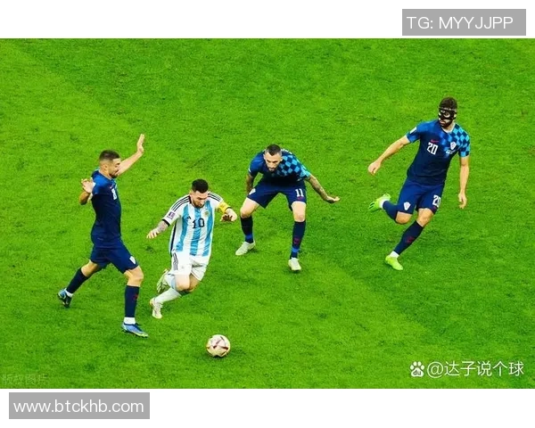 聚焦足球球星棉帽探寻绿茵场上传奇故事与荣耀时刻